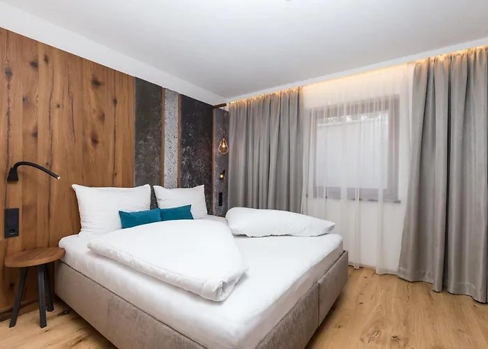 Hotel Garni Mirabell 3*