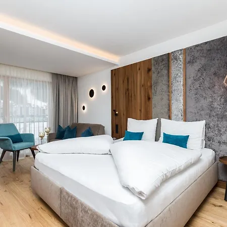Hotel Garni Mirabell 3*