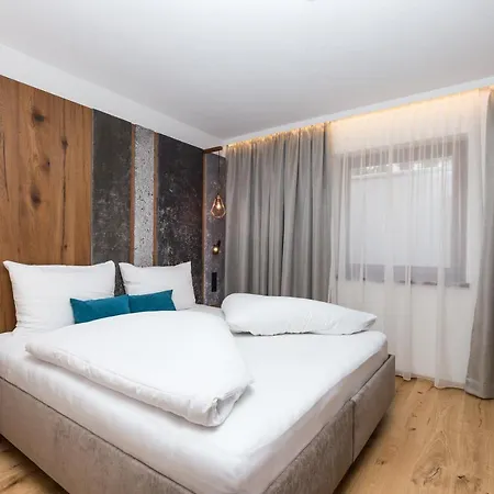 Hotel Garni Mirabell 3*
