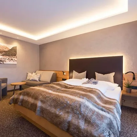 Garni Mirabell 3*
