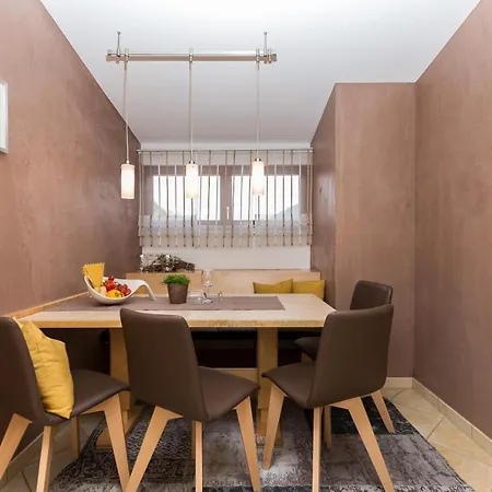 Garni Mirabell Szálloda Ischgl